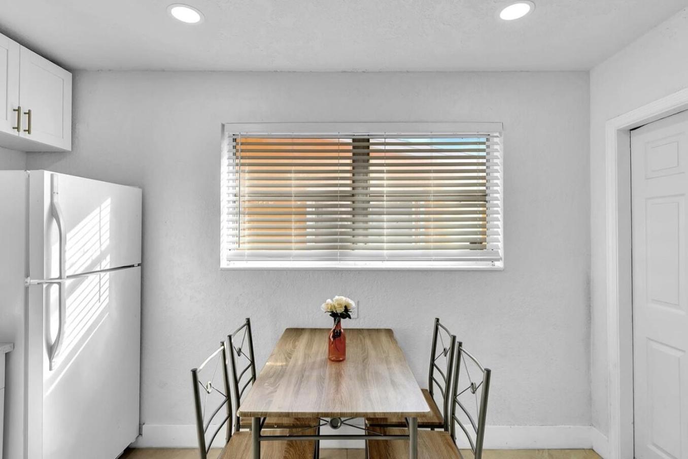 2 Bdrm Modern House Mins From Beach & Casino Hb1 Hallandale Beach Exteriér fotografie