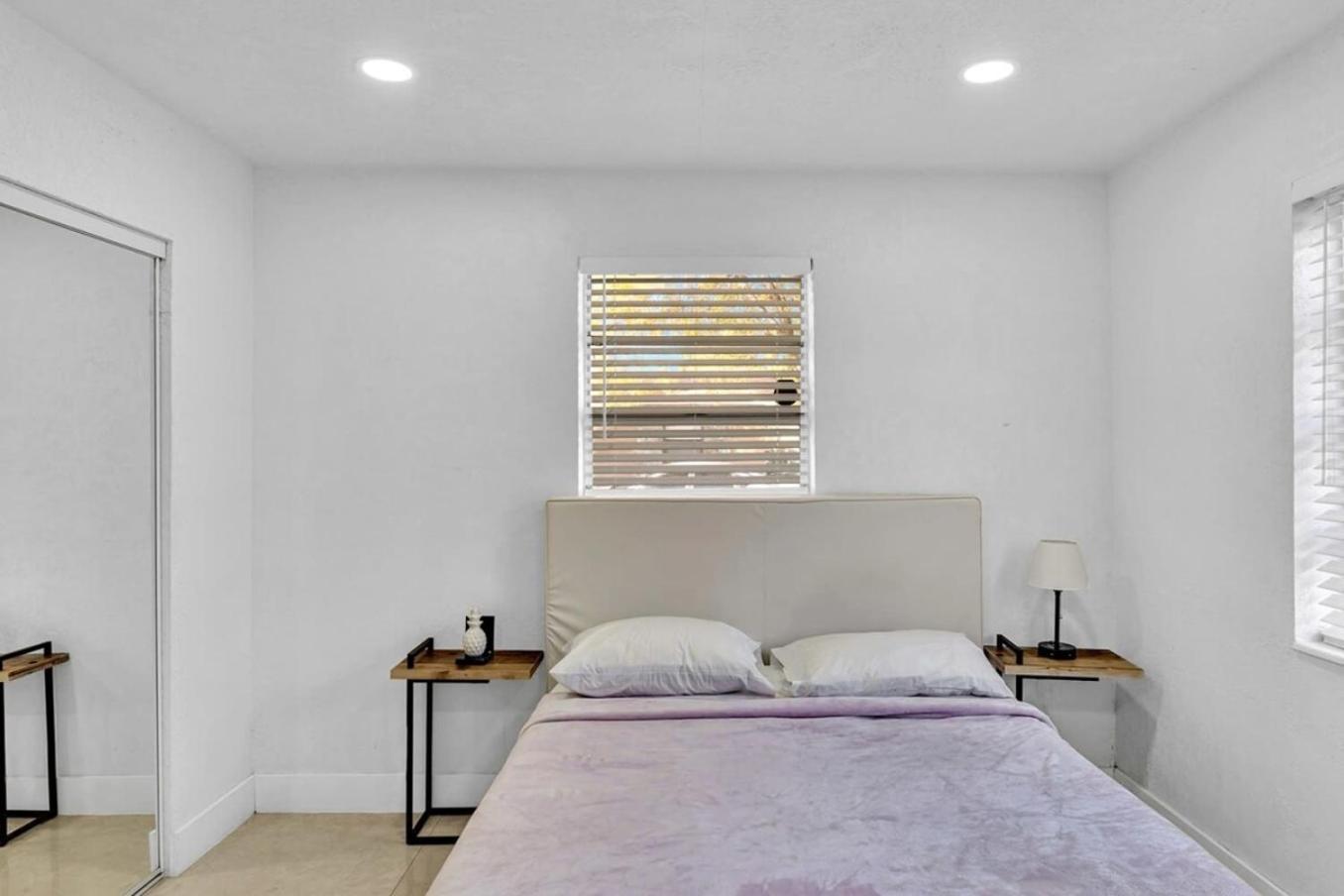 2 Bdrm Modern House Mins From Beach & Casino Hb1 Hallandale Beach Exteriér fotografie