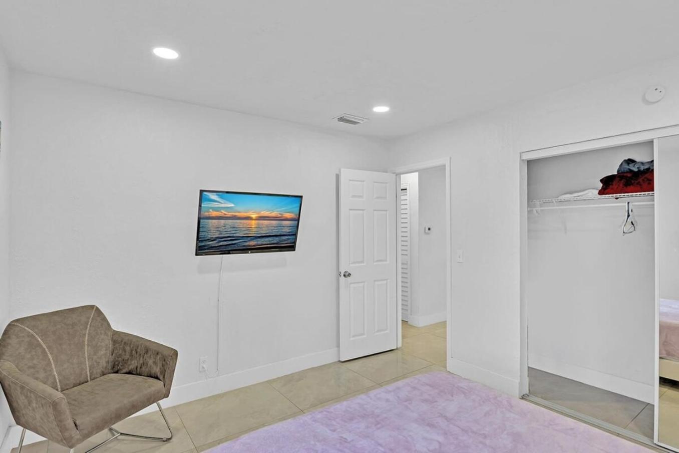 2 Bdrm Modern House Mins From Beach & Casino Hb1 Hallandale Beach Exteriér fotografie