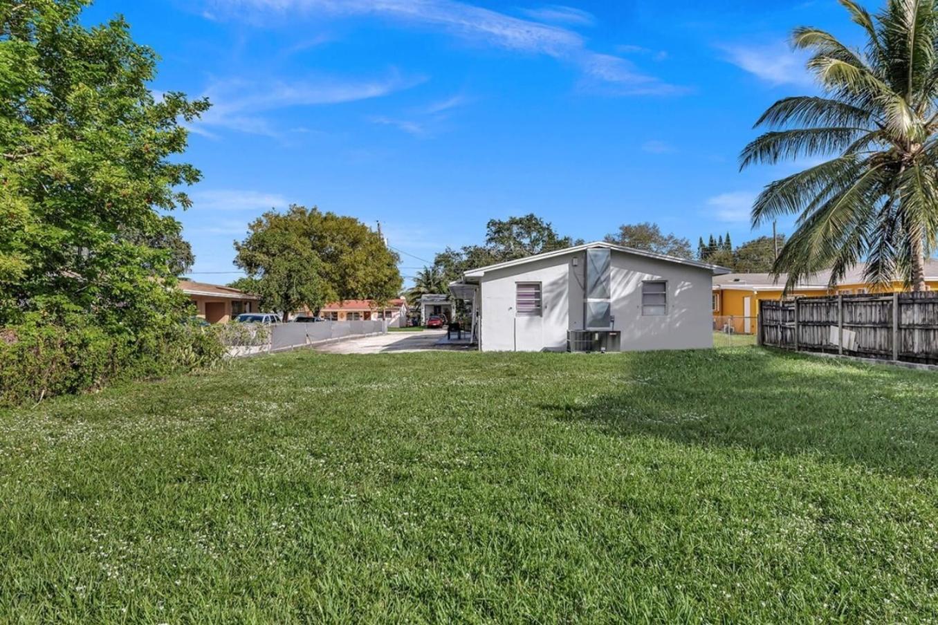 2 Bdrm Modern House Mins From Beach & Casino Hb1 Hallandale Beach Exteriér fotografie